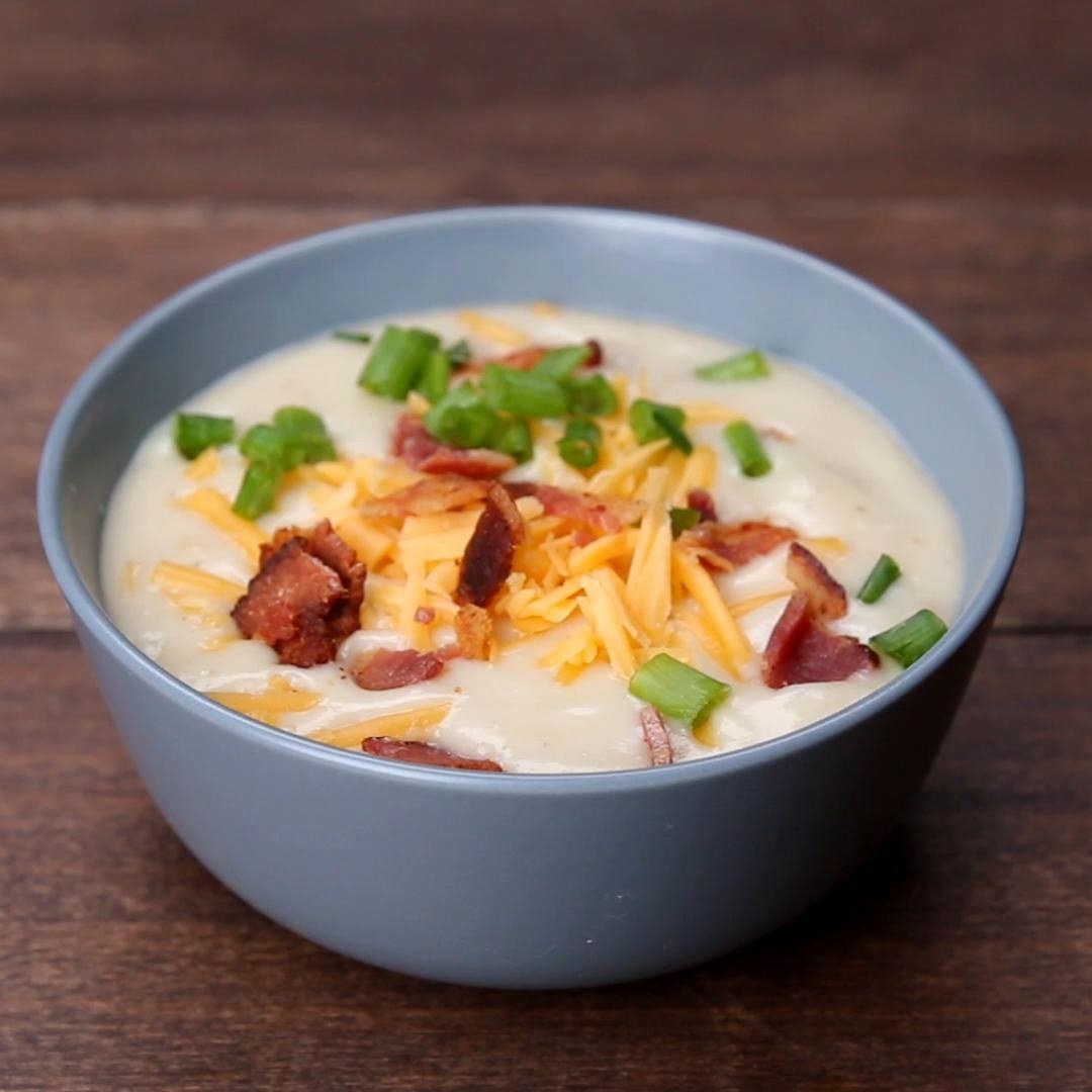 Slow cooker loaded potato soup